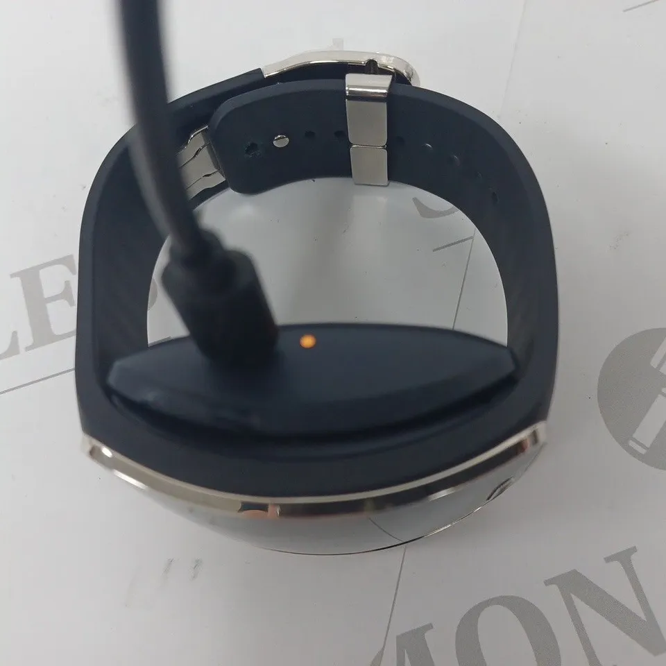 SAMSUNG GEAR S SMART WATCH WITH BATTERY PACK