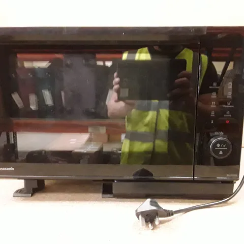 PANASONIC NN-DS59NB STEAM COMBINATION MICROWAVE OVEN