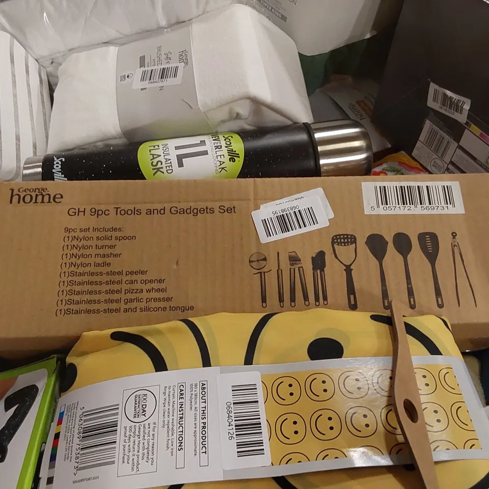 PALLET OF ASSORTED ITEMS INCLUDING: SALTER ELECTRONIC SCALE, KIDS CITY GOALKEEPER GLOVES, LEGO NUTCRACKER, ACTIVE STRETCH SET, DUVET SETS, SAVILLE KNIFE SHARPENER, 9PCS TOOLS AND GADGETS SET ECT