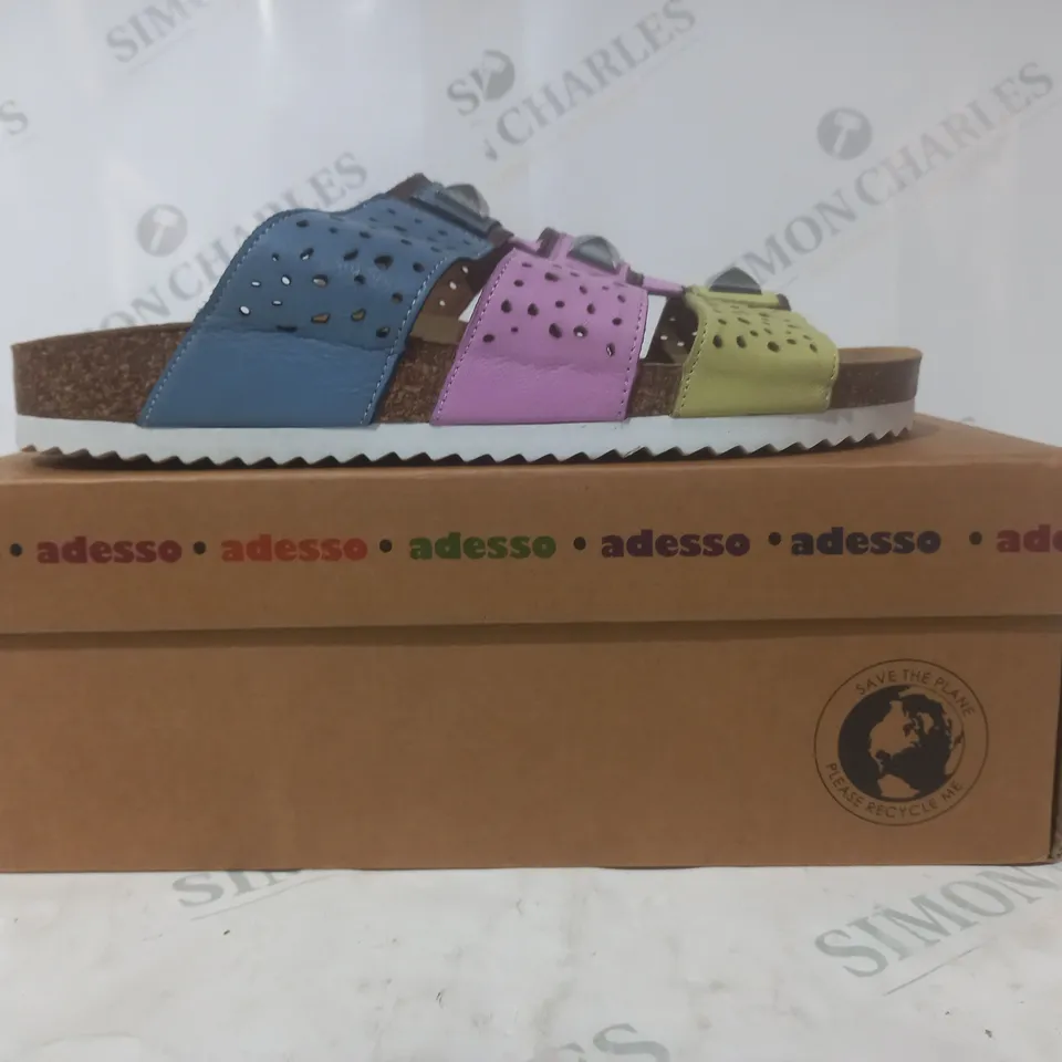 BOXED PAIR OF ADESSO OPEN TOE SANDALS IN BLUE/PINK/YELLOW SIZE 7