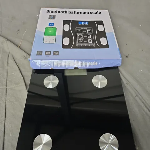 BOXED BLUETOOTH BATHROOM SCALES 