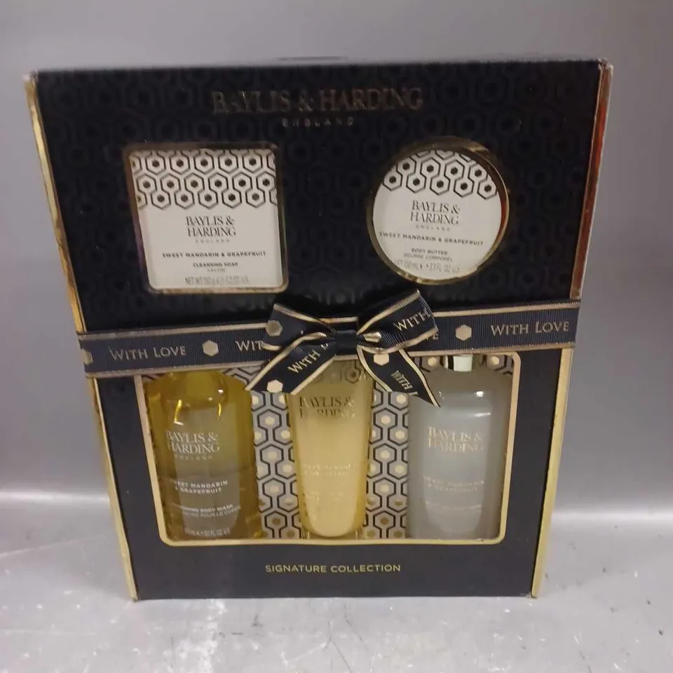 BOXED BAYLIS & HARDING SIGNATURE COLLECTION