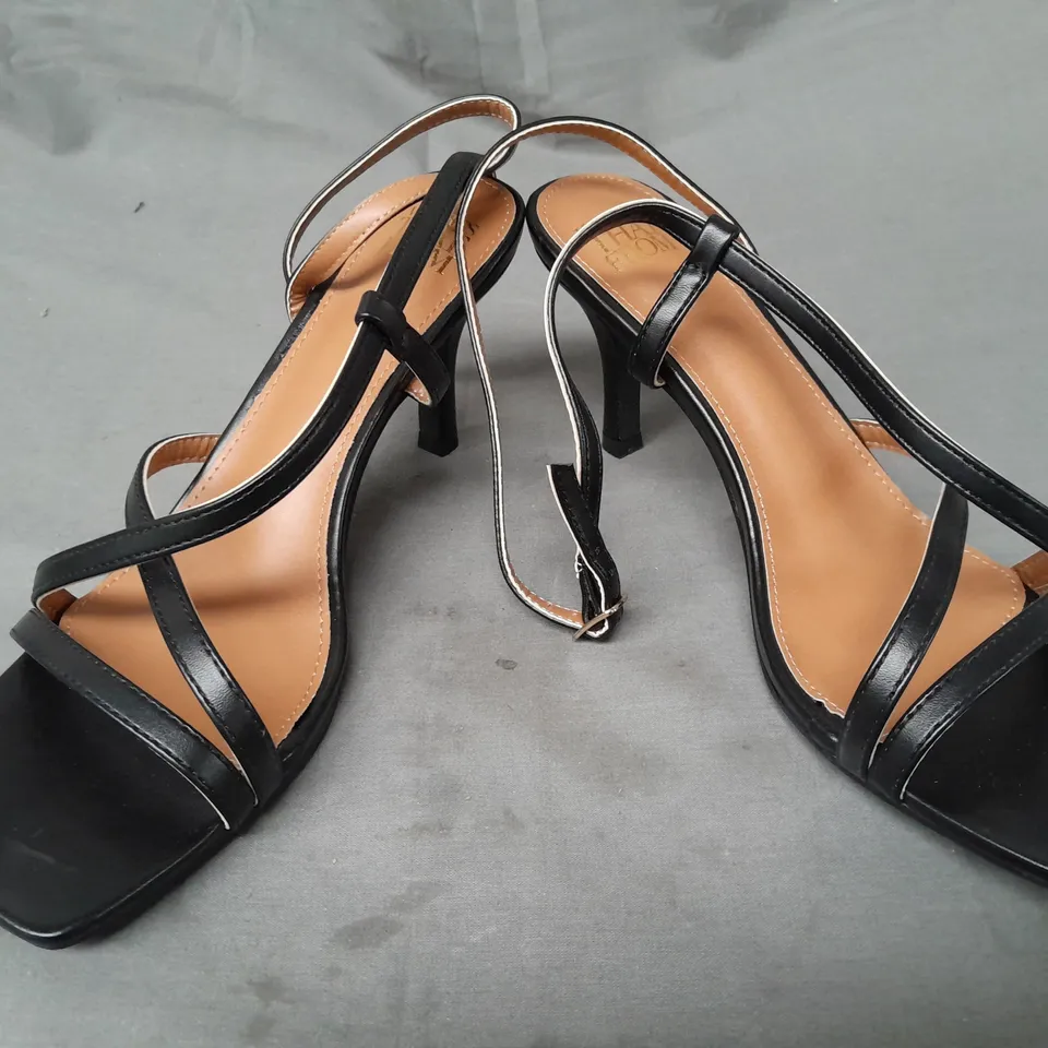 BOXED PAIR OF WHERE'S THAT FROM OPEN TOE HEELED STRAPPY SANDALS IN BLACK UK SIZE 8