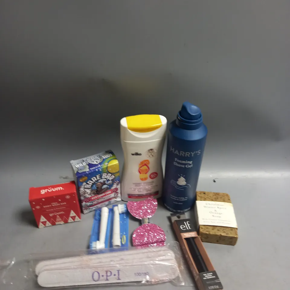 BOX OF APPROXIMATELY 20 COSMETIC ITEMS TO INCLUDE - elf brow tinted gel - oral b toothbrush replacement heads  ETC 