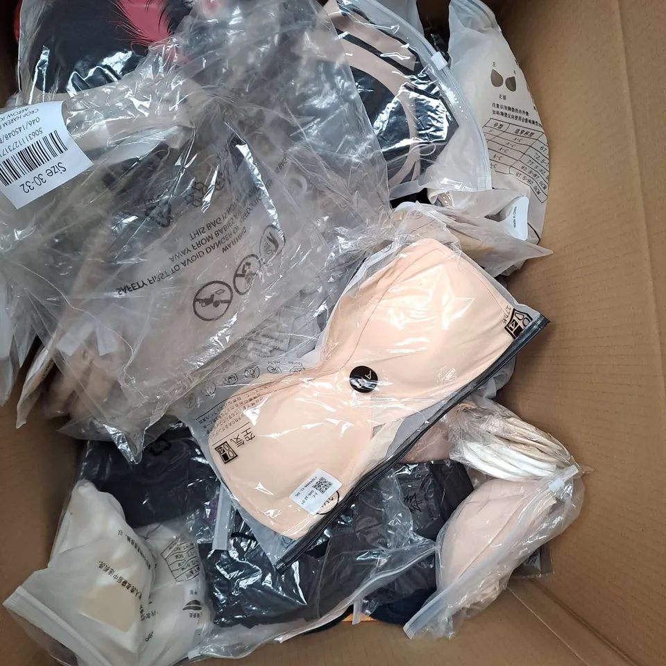 BOX OF APPROXIMATELY 25 ASSORTED CLOTHING ITEMS TO INCLUDE - SOCKS, DRESS, TROUSERS ETC