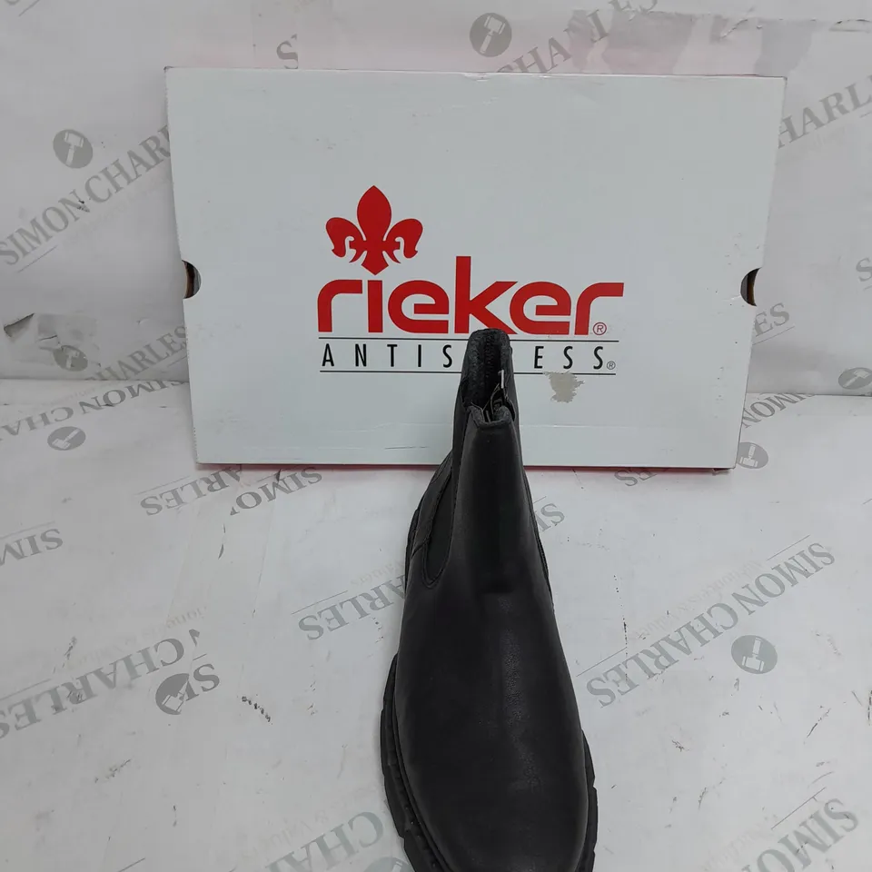 BOXED PAIR OF RIEKER ANTISTRESS CHUNKY ANKLE BOOTS IN BLACK - SIZE 5 