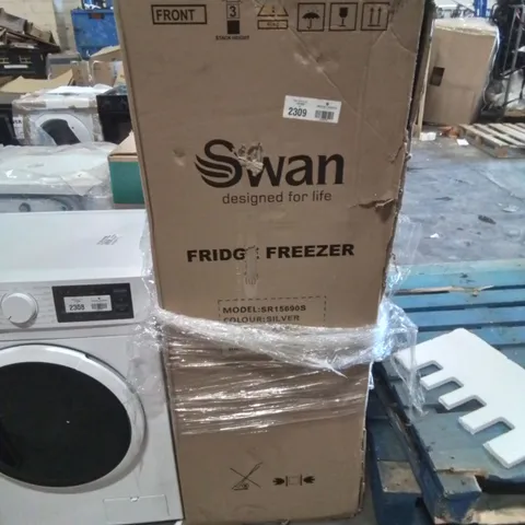 BOXED SWAN SR15690S 48CM WIDE, 50/50 SPLIT FRIDGE FREEZER - SILVER