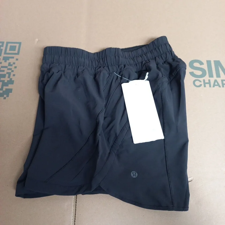 LULULEMON TRACK THAT HR SHORT 5IN LINED – UK 6, BLACK