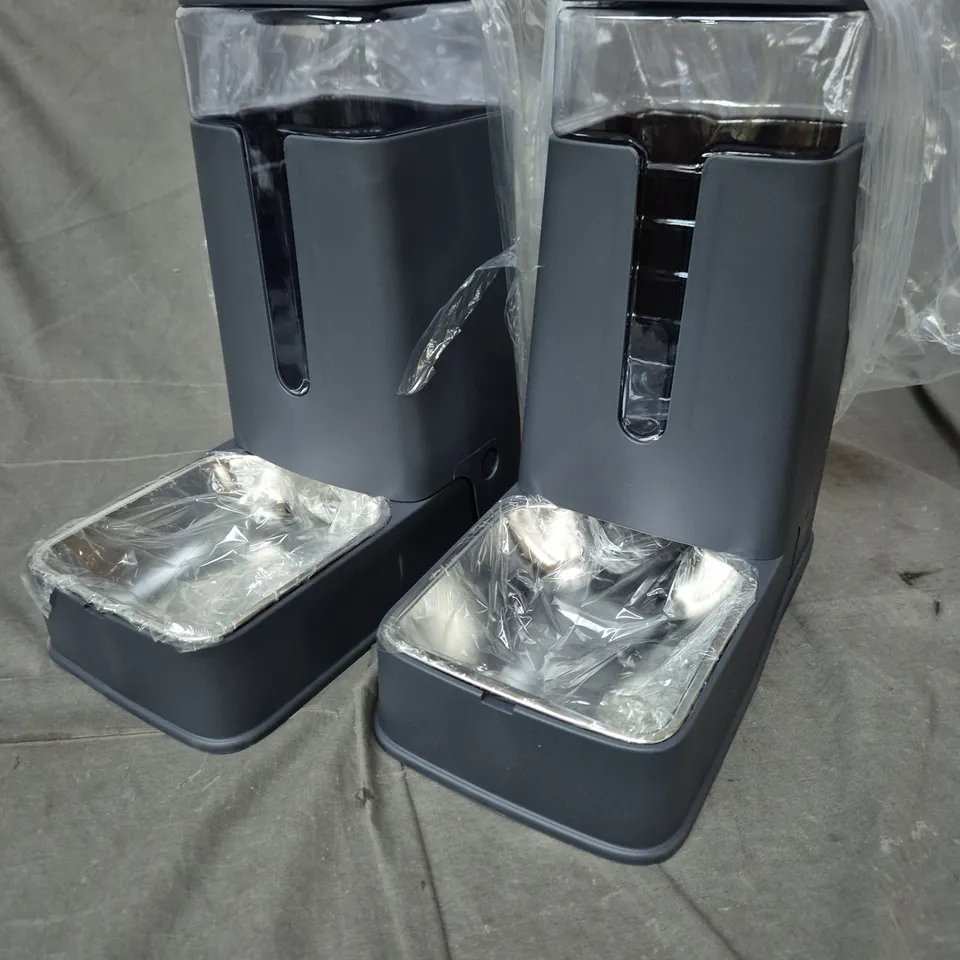 AUTOMATIC PET FOOD FEEDERs IN DEEP GREY 