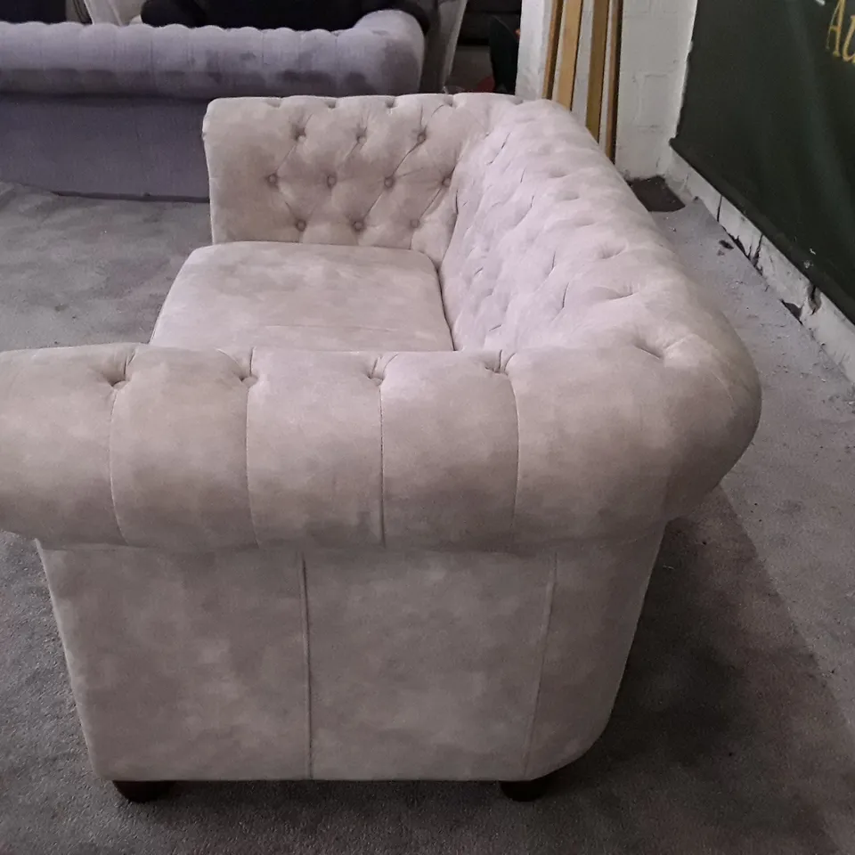 QUALITY DESIGNER CHESTER CHESTERFIELD 2 SEATER SOFA - NEUTRAL FABRIC