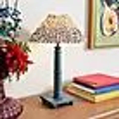 BOXED WILMA TABLE LAMP