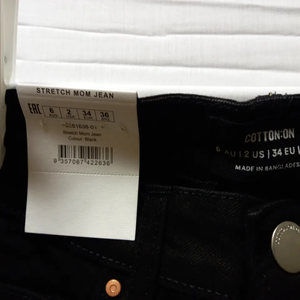 BOX OF APPROX 25 BRAND NEW COTTON:ON STRETCH MOM JEANS - BLACK SIZE AUS 6