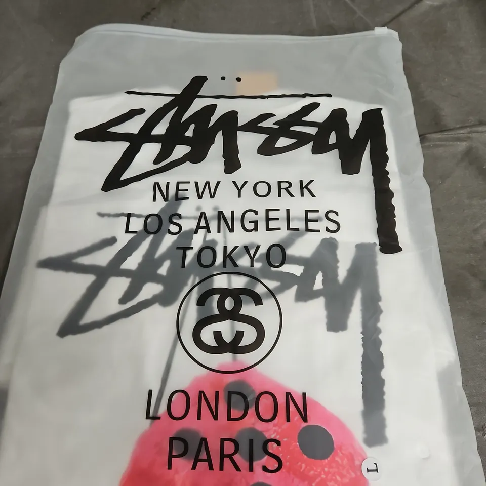 STÜSSY GRAPHIC T‑SHIRT – WHITE WITH DICE LOGO PRINT SIZE L
