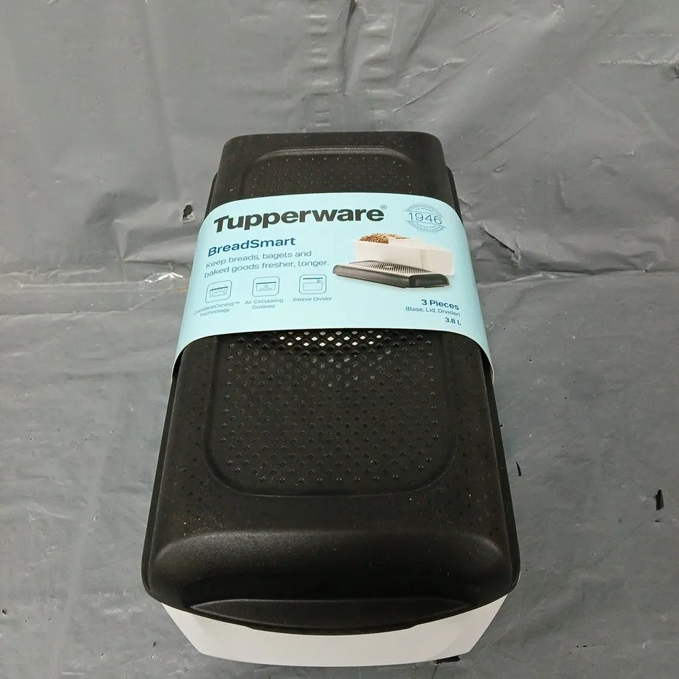 TUPPERWARE BREADSMART STORAGE CONTAINER 