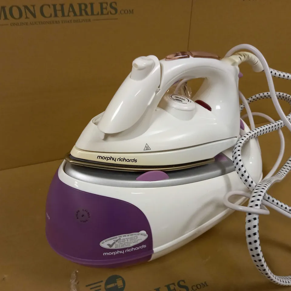 MORPHY RICHARDS JET STEAM GENERATOR IRON PINK/WHITE