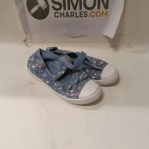 CHILDREN'S BLUE FLORAL CANVAS SHOES WITH VELCRO STRAPS SIZE UK13K