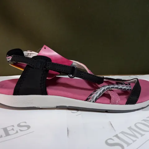 REGATTA LADY ROMA SANDALS SIZE 4