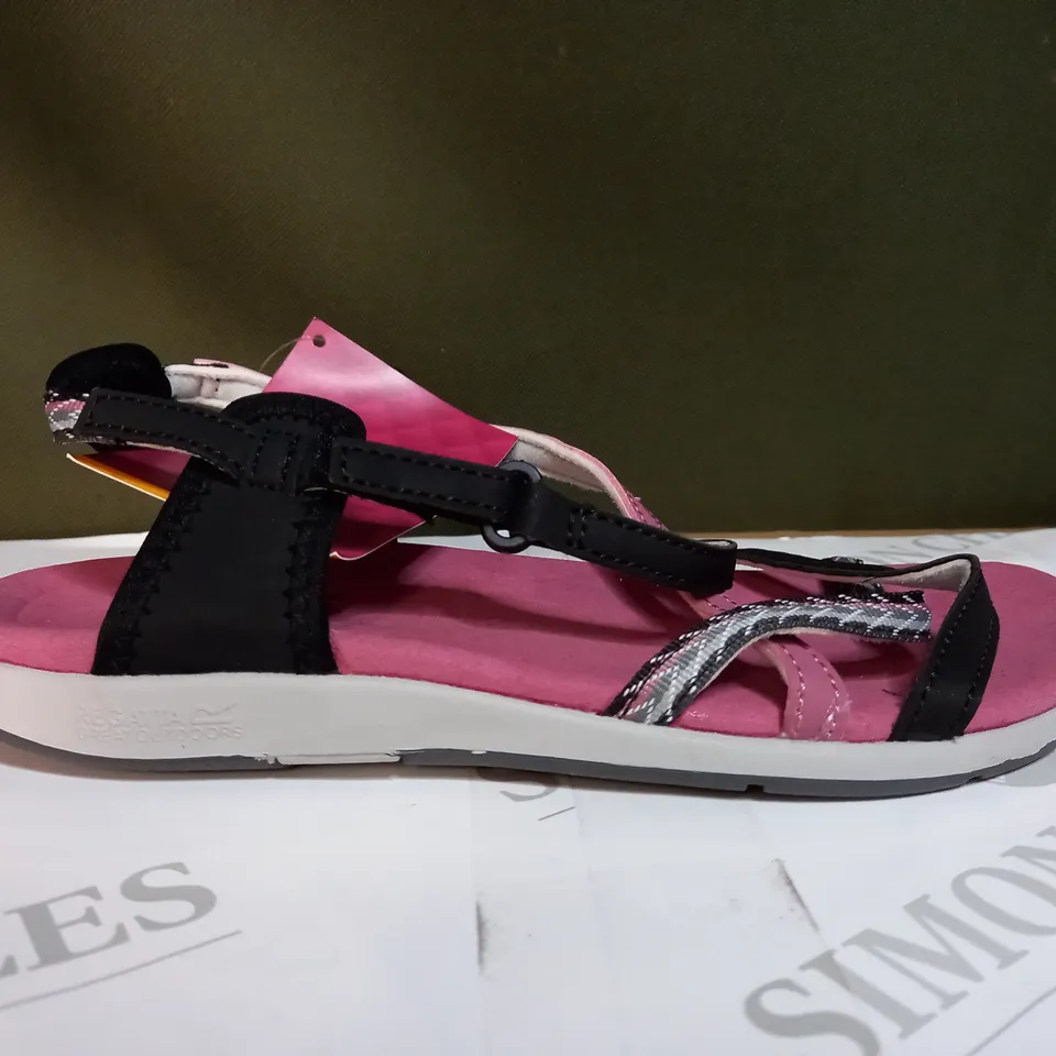 REGATTA LADY ROMA SANDALS SIZE 4