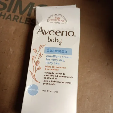 APPROXIMATELY 15 ASSORTED COSMETIC ITEMS INCLUDING AVEENO BABY EMOLLIENT CREAM , SANCTUARY SPA BODY WASH CCS FOOT CARE CREAM 