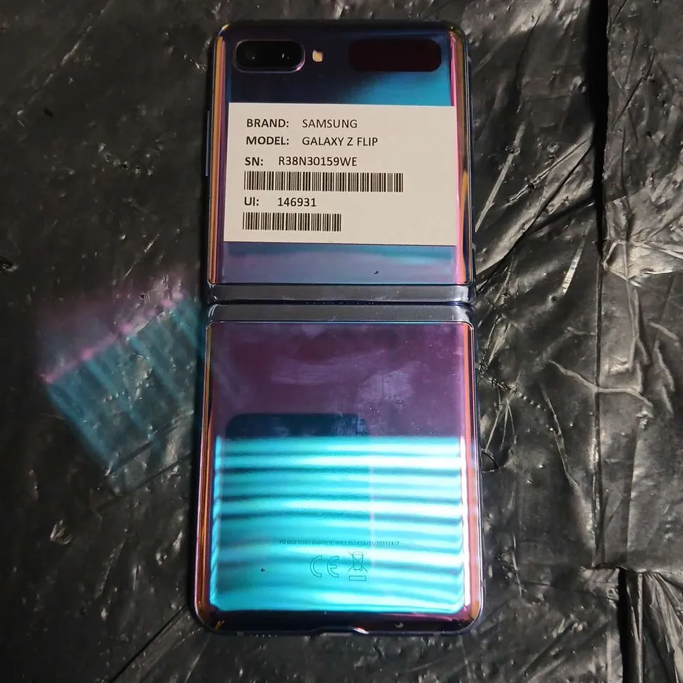 SAMSUNG GALAXY Z FLIP – PRISM