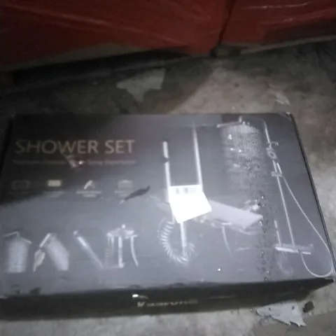 PALLET OF ASSORTED ITEMS INCLUDING - PREMIUM CONTROL SHOWER SET 