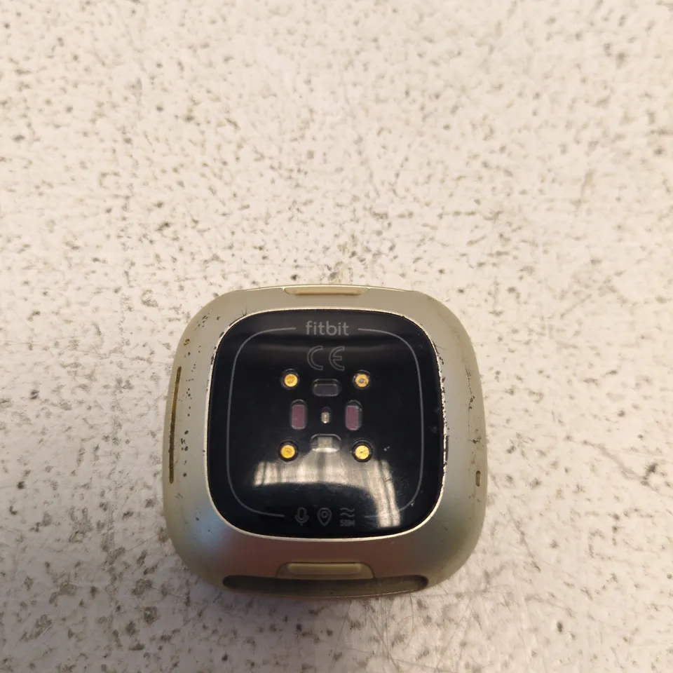 FITBIT VERSA 3 - GOLD