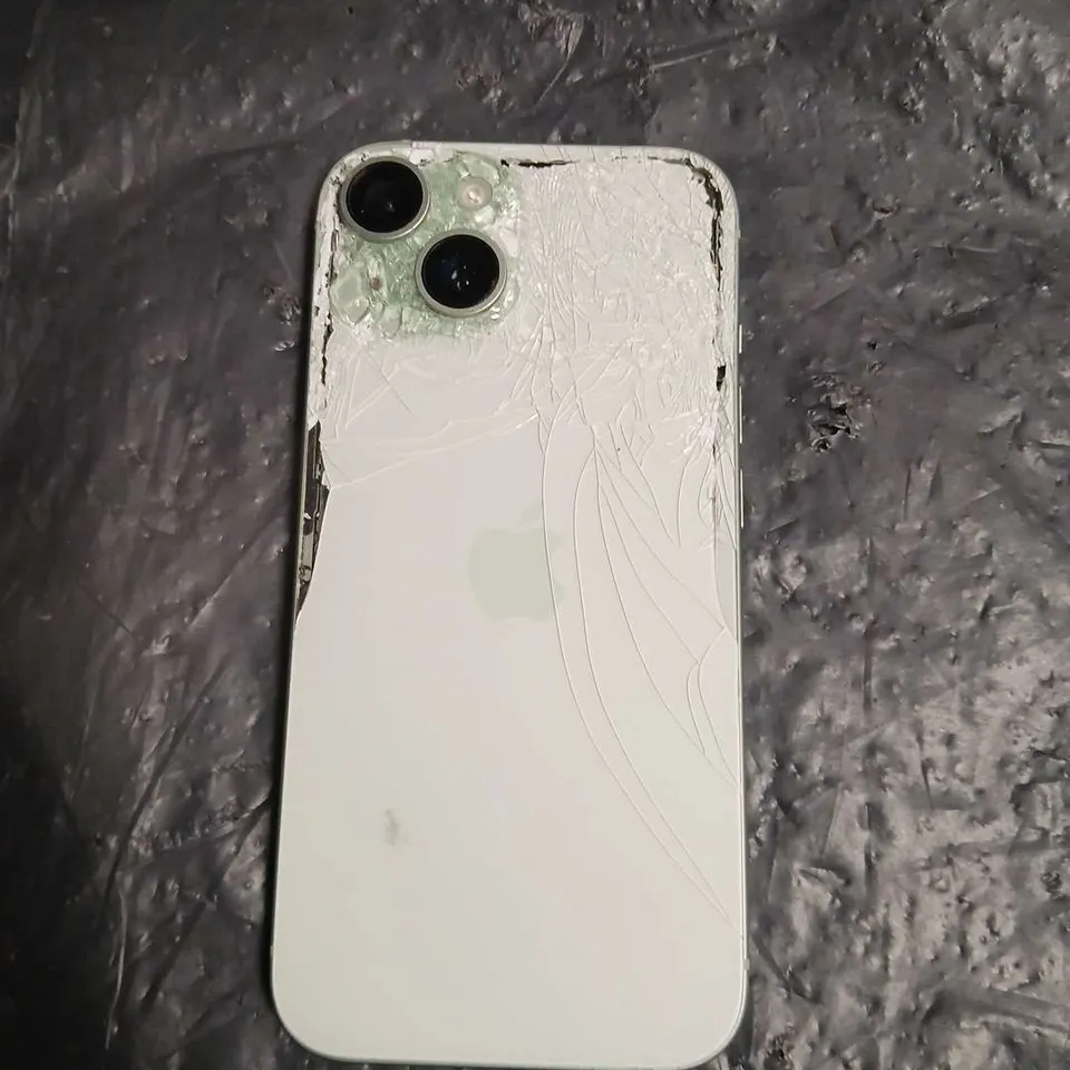 APPLE IPHONE - MINT - CRACKED SCREEN