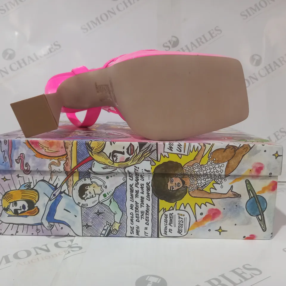 BOXED PAIR OF JEFFREY CAMPBELL OPEN TOE HIGH HEEL PLATFORM SANDALS IN PINK SIZE 8