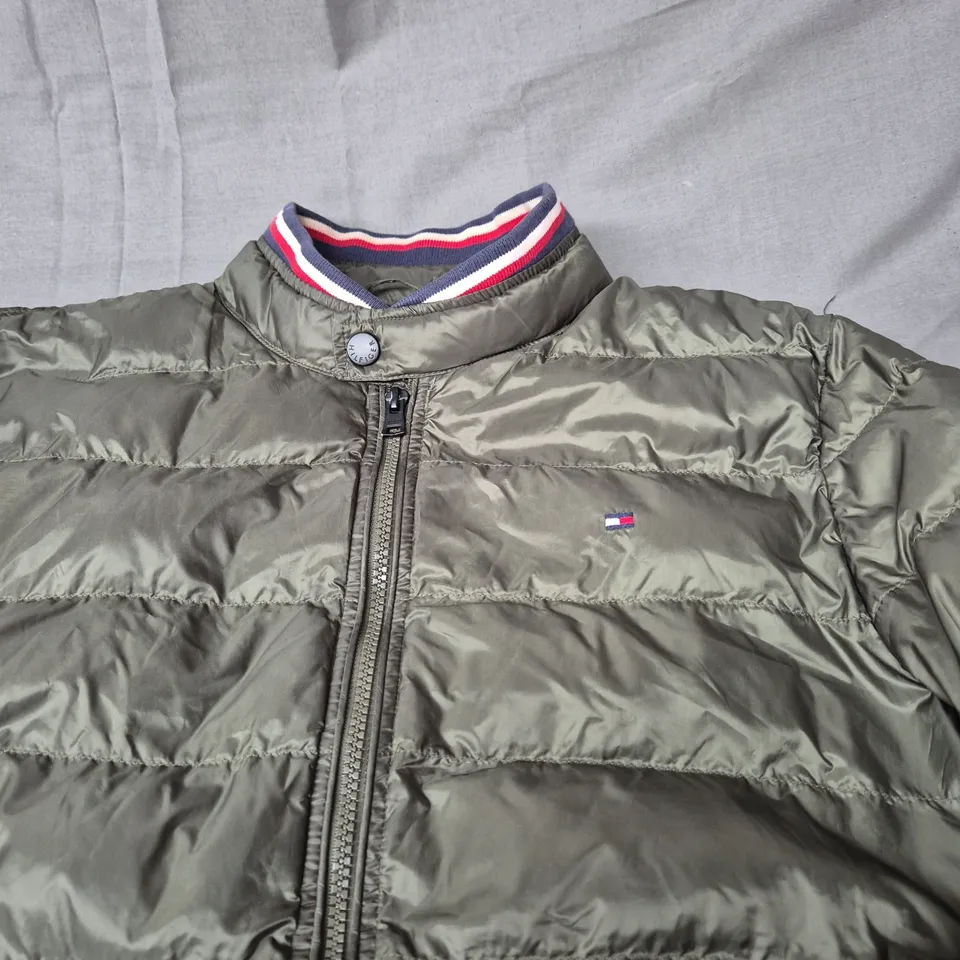 TOMMY HILFIGER FULL ZIP BOMBER JACKET SIZE 