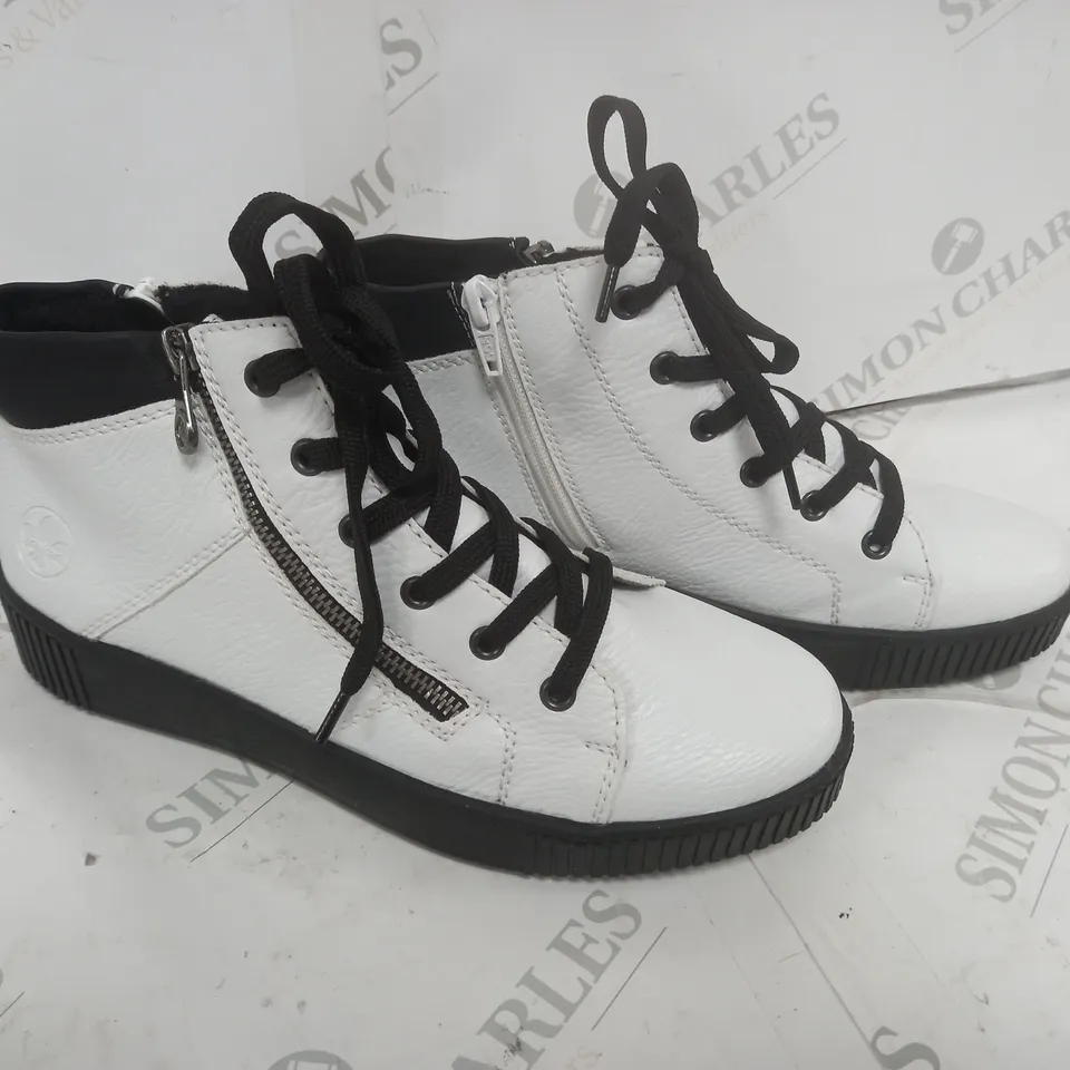 BOXED RIEKER ANTISTRESS HIGH TOP TRAINE WITH CUFF WHITE SIZE 6.5