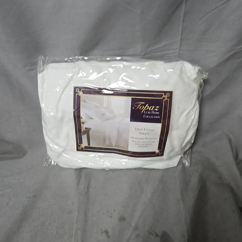 BOX OF APPROXIMATELY 18 X TOPAZ LUXURY HOME COLLECTION DEEP FITTED SHEETS – WHITE, MICROFIBRE POLYESTER