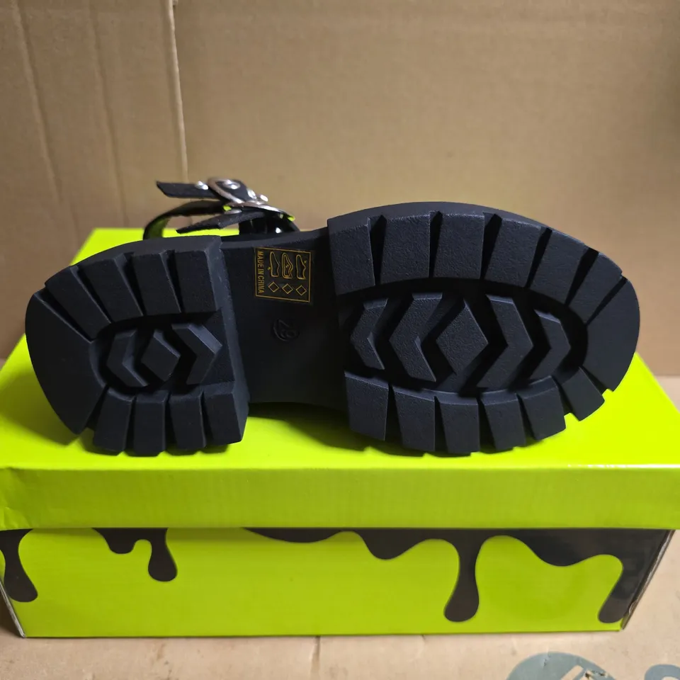 BOXED PAIR OF KOI LOVEBUG MEADOW KIDZ MARY JANE SHOES - UK SIZE 10K