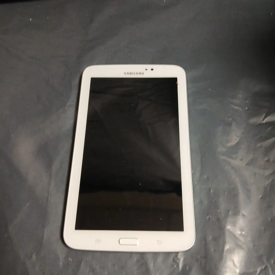 SAMSUNG GALAXY TABLET 7-INCH – WHITE, REAR CAMERA
