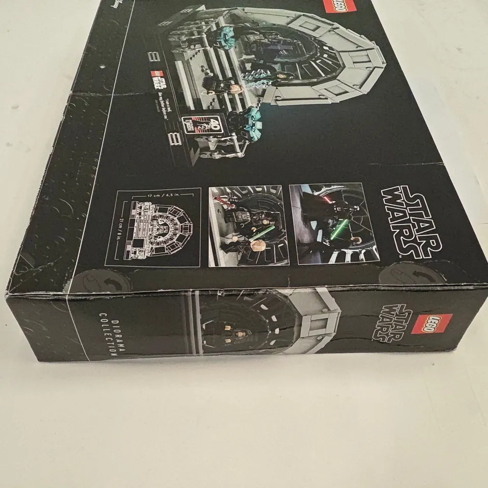 LEGO STAR WARS EMPERORS THRONE ROOM - 75352