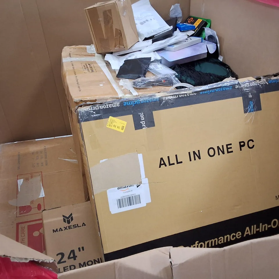 PALLET CONTAINING ASSORTED PRODUCTS INCLUDING CAT LITTER BOX, CEILING FAN LIGHT, LE CREUSET POT, COMPUTER MONITORS & STEAM SPOT CLEANER