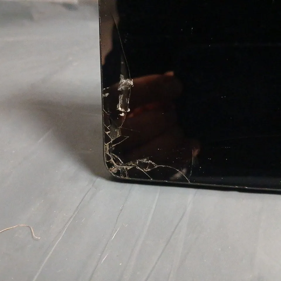 TCL TABLET – BLACK, CRACKED SCREEN