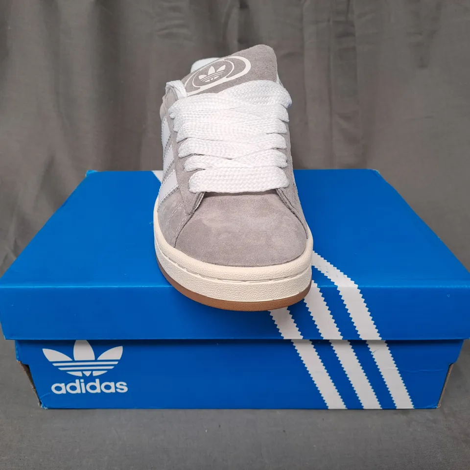 BOXED PAIR OF ADIDAS CAMPUS 00S SHOES IN GREY/WHITE UK SIZE 5