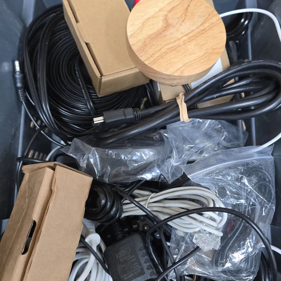 APPROXIMATELY 10 ASSORTED ELECTRICAL PRODUCTS TO INCLUDE POWER SUPPLIES, A/V CABLES, NETWORK CABLES ETC 