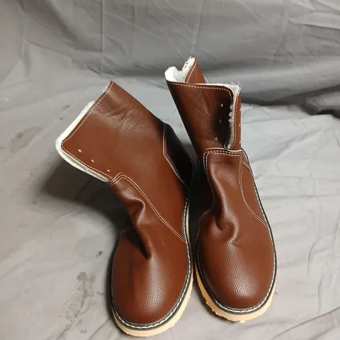 BOX OF APPROXIMATELY 15 PAIRS OF ASSORTED SHOES IN VARIOUS COLOUR, STYLES AND SIZES