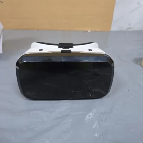 VODIACX IMMERSIVE VR HEADSET – WHITE WITH HEAD STRAP (BOXED)