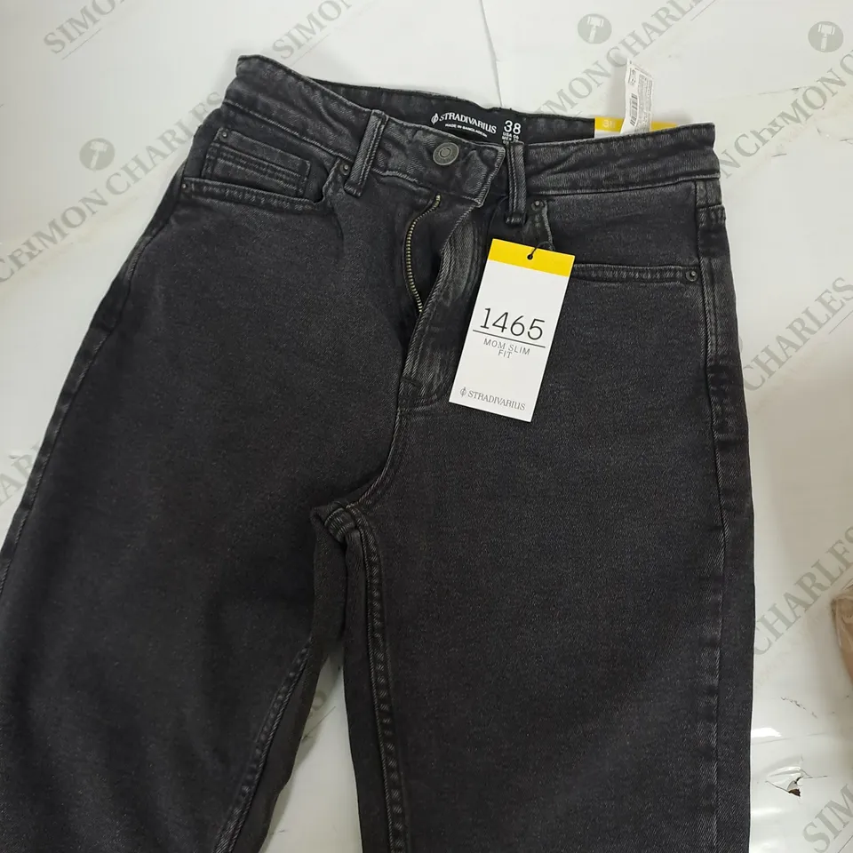STRADIVARIUS MOM SLIM FIT JEANS SIZE 10