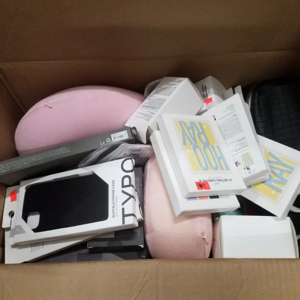 PALLET CONTAINING ASSORTED BRAND NEW ASSORTED PRODUCTS INCLUDING PHONE CASES, GREETING CARDS, ACRYLIC PAINT SETS, TRAVEL PILLOW WITH HOOD, SCENTED CANDLES & METAL SMOOTHIE CUPS