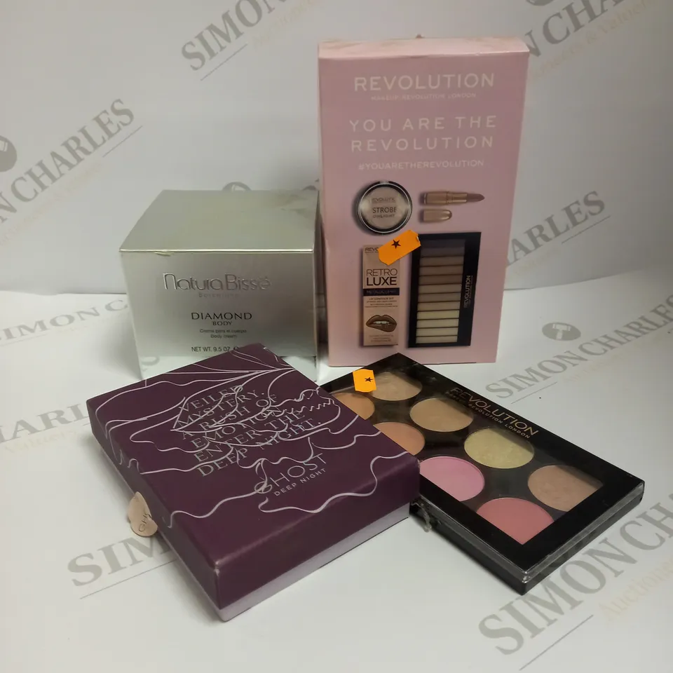 APPROXIMATELY 10 ASSORTED BEAUTY PRODUCTS TO INCLUDE NATURA BISSE BODY CREAM, GHOST DEEP NIGHT GIFT SET, REVOLUTION GIFT SET, REVOLUTION BLUSH PALETTE ETC.