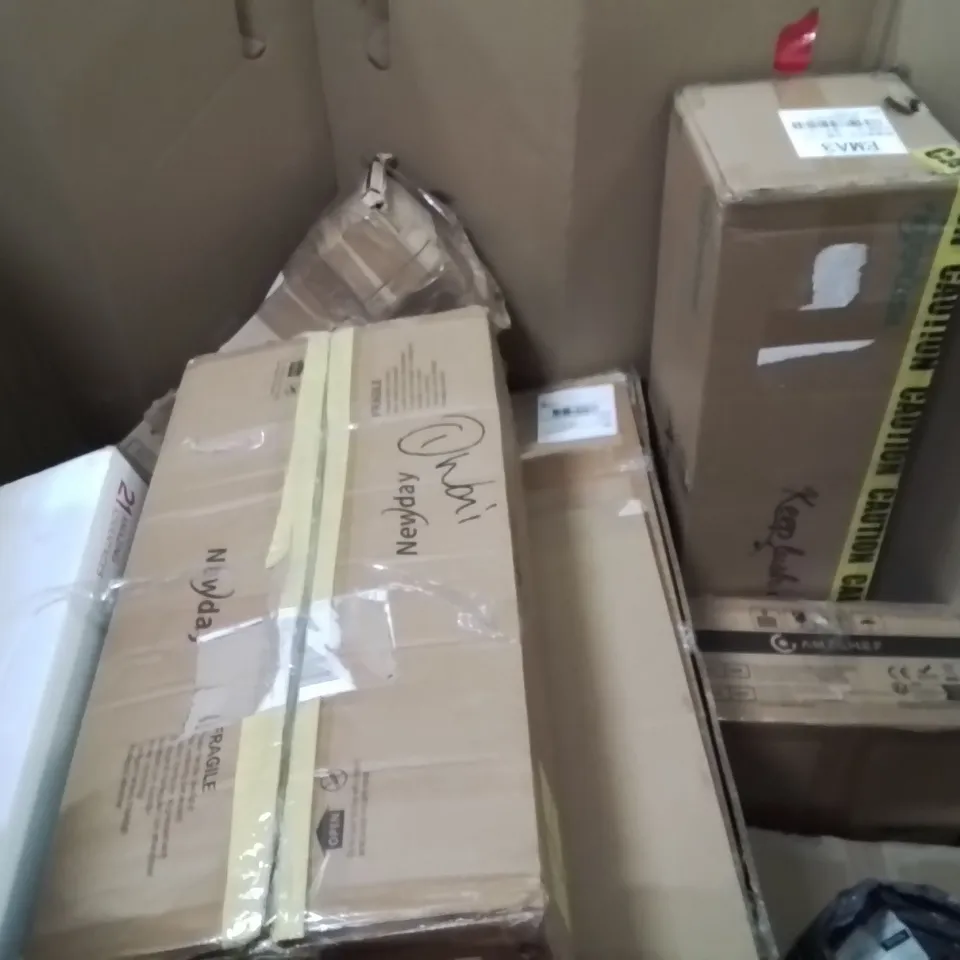 PALLET OF ASSORTED HOUSEHOLD GOODS AND PRODUCTS TO INCLUDE;NUTRI JUICER,DINING CHAIR,FITNESS WATCH