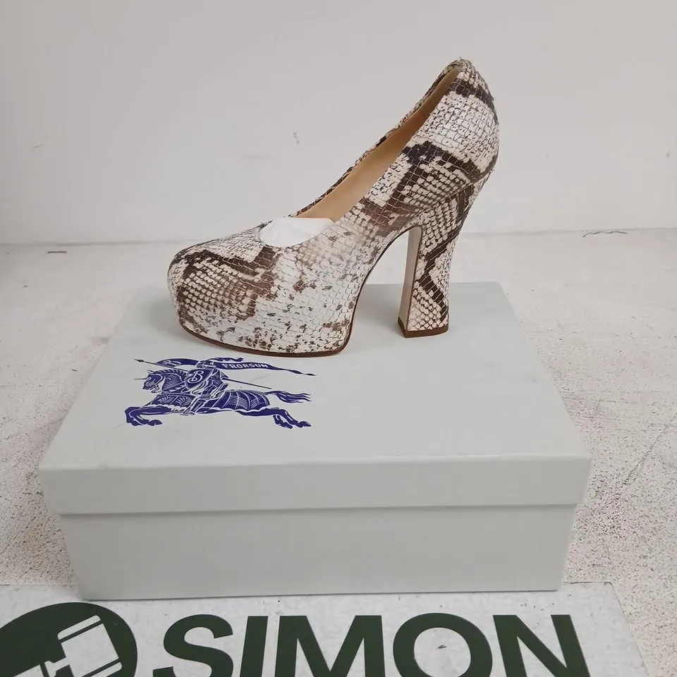 BURBERRY SNAKE PRINT LEATHER PUMPS – WOMEN'S UK 2 (EU 35)
