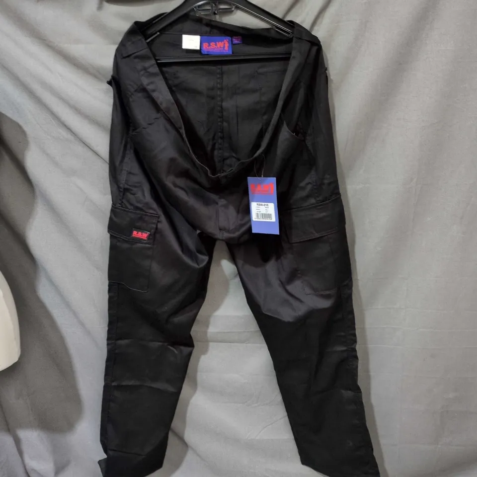 R.S.W. RAPID SAFETY WORKWEAR HOODED COVERALL – BLACK (RSW-010, WAIST 40, LENGTH 33)