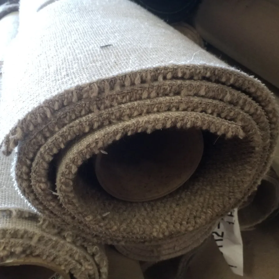 ROLL OF QUALITY 5M FOUR SEASONS KESTREL CARPET - 5×1.98M