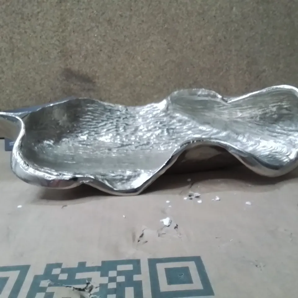 BOXED HAMPSTEAD LEAF ORNAMENT ROUGH NICKLE FINISH
