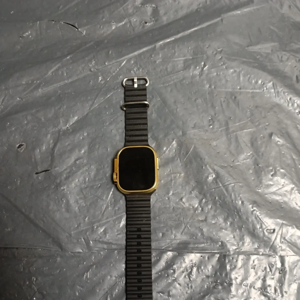 SMARTWATCH WITH GOLD-TONE SQUARE CASE AND BLACK STRAP 
