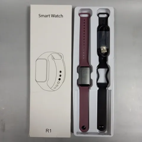 BOXED R1 SMART WATCH WITH ADDITIONAL STRAP
